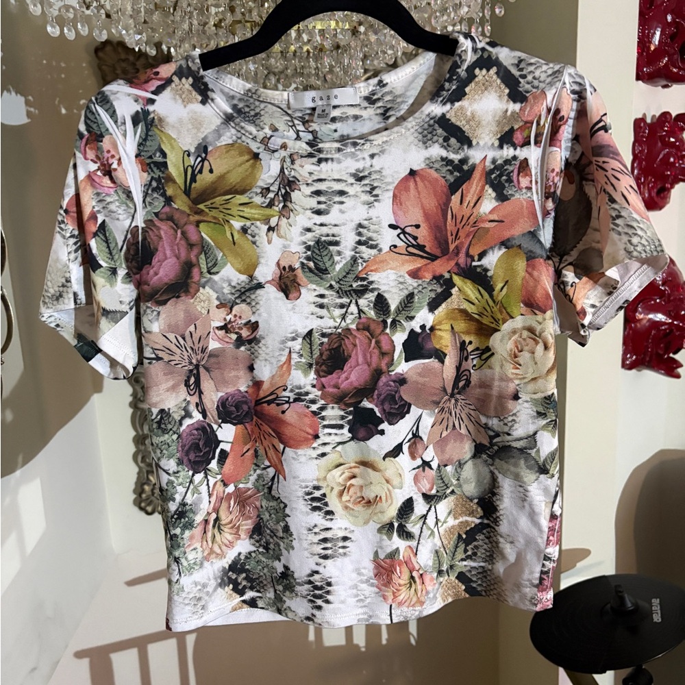 Gaze Multicolor Floral & Snake Skin Short Sleeve Top